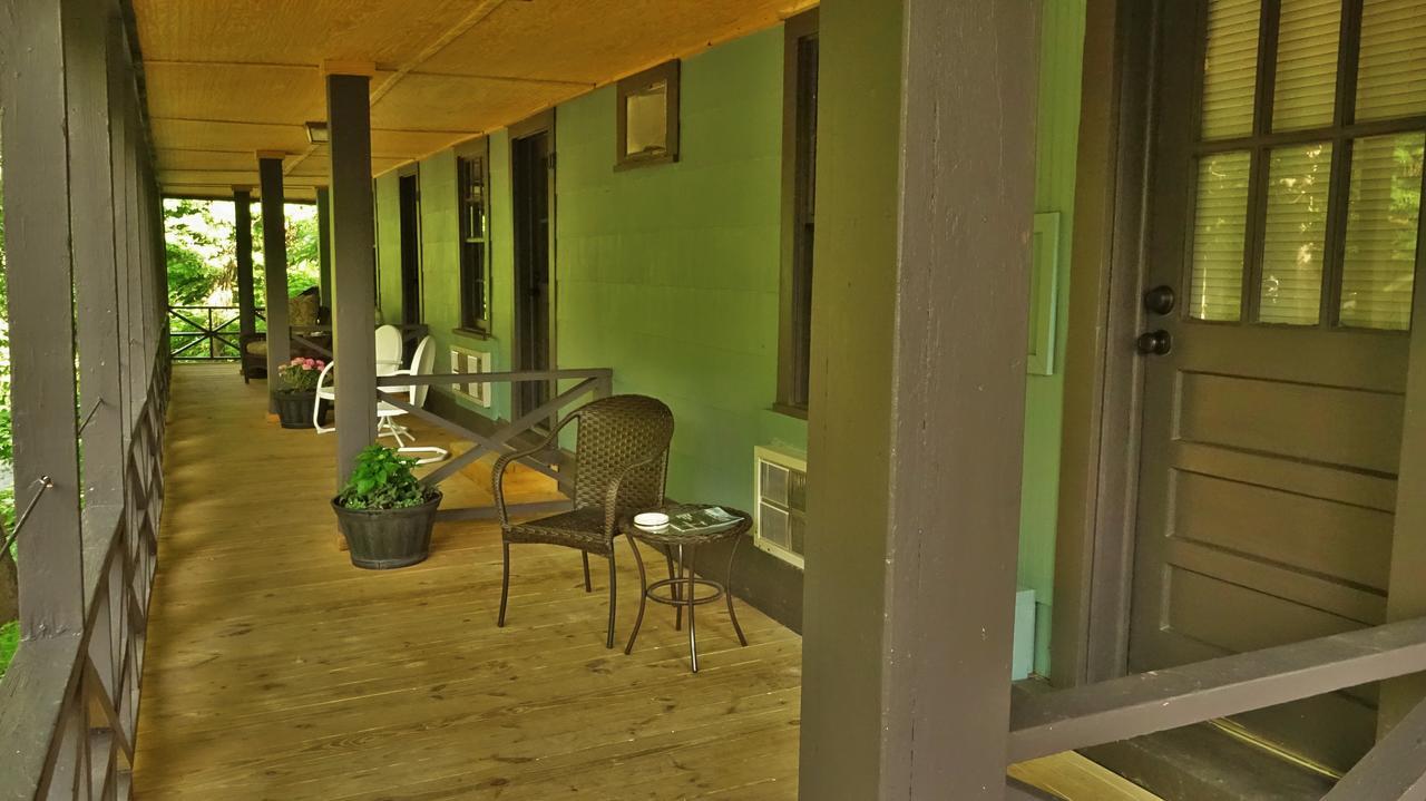 Riverside Lodge At צ'ימני רוק מראה חיצוני תמונה