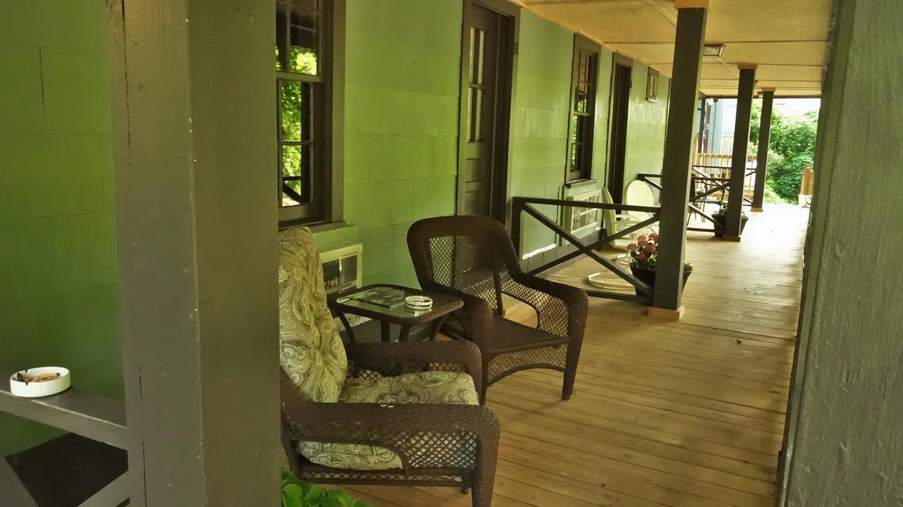 Riverside Lodge At צ'ימני רוק מראה חיצוני תמונה